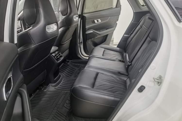 Used Changan UNI-K 2024 2.0T Two-Wheel Drive YueShang Trim
