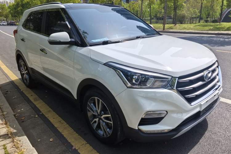 Used Hyundai ix25 2017 1.4T Automatic Smart Version
