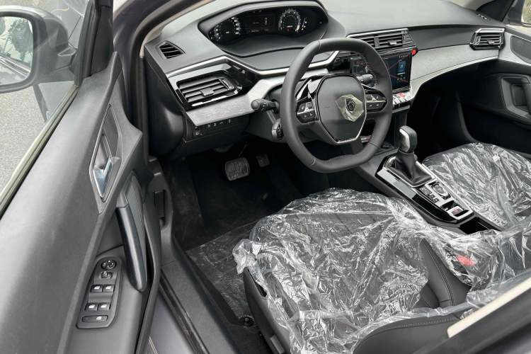 Used Peugeot 408 2022 1.6T Light-Chasing Edition
