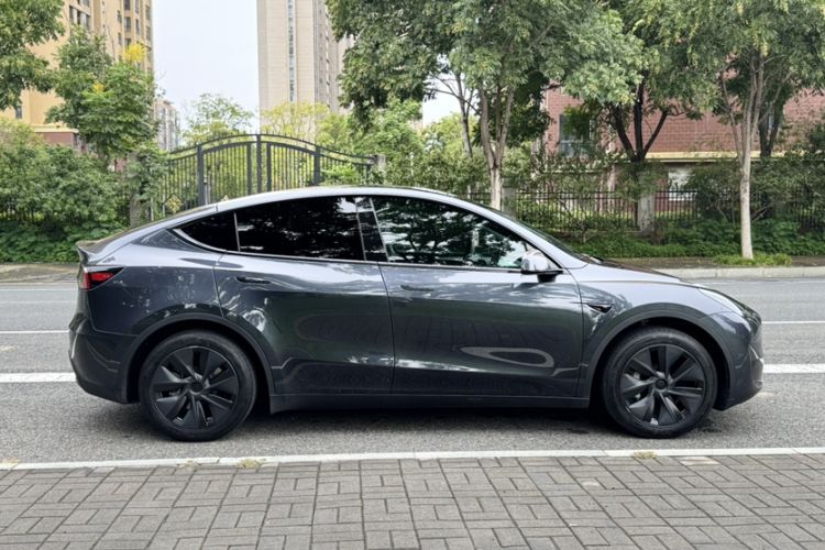 Used Tesla Model Y 2024 Rear-Wheel-Drive Version