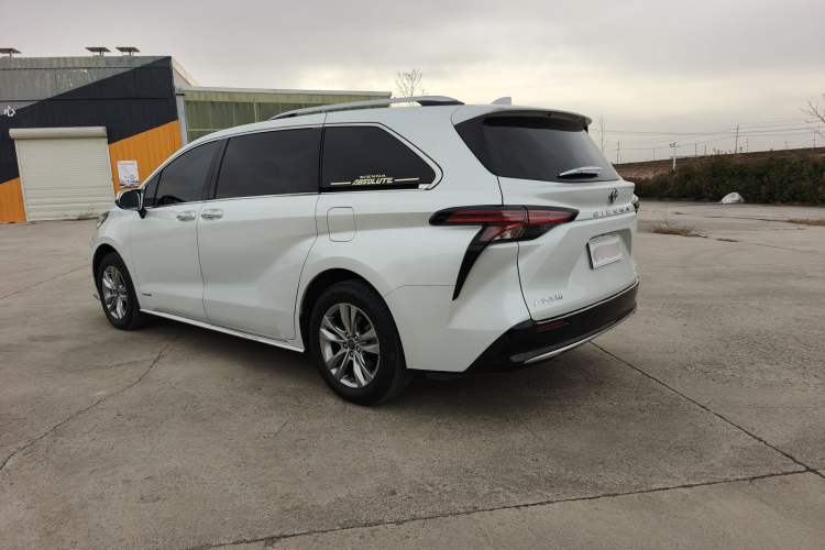 Used Toyota Sienna 2021 2.5L Hybrid Ultimate Edition