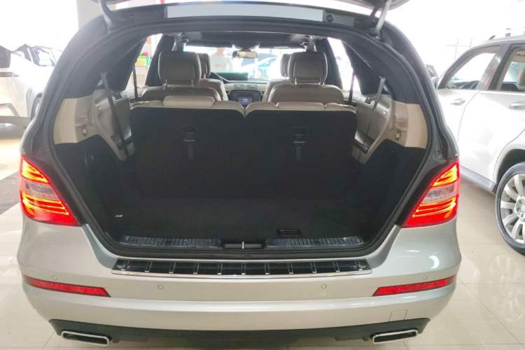 Used Mercedes-Benz R-Class 2011 R 350 L 4MATIC
