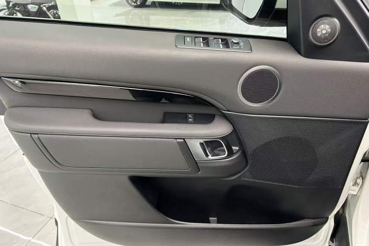 Used Land Rover Discovery 2020 3.0 SC V6 SE