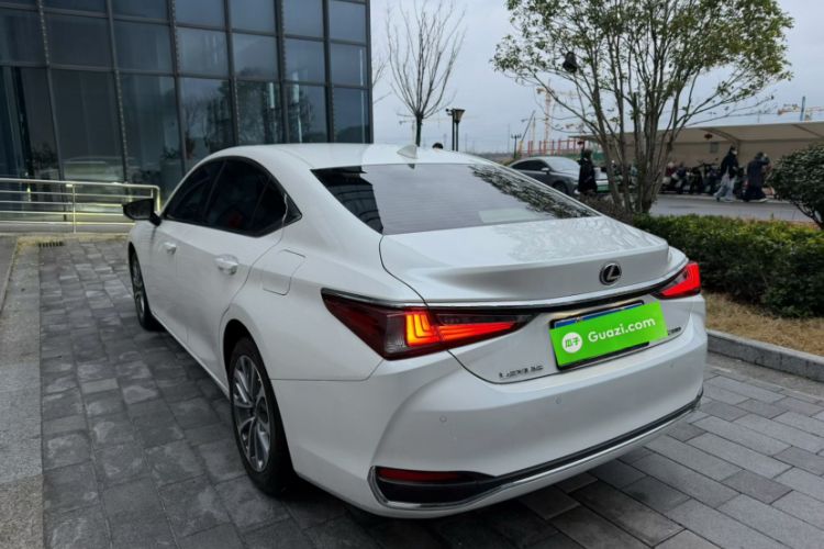 Used Lexus ES 2023 200 Luxury Edition
