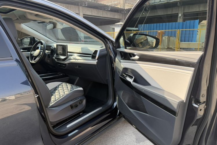 Used Volkswagen ID.6 CROZZ 2022 Long-Range PRO Edition