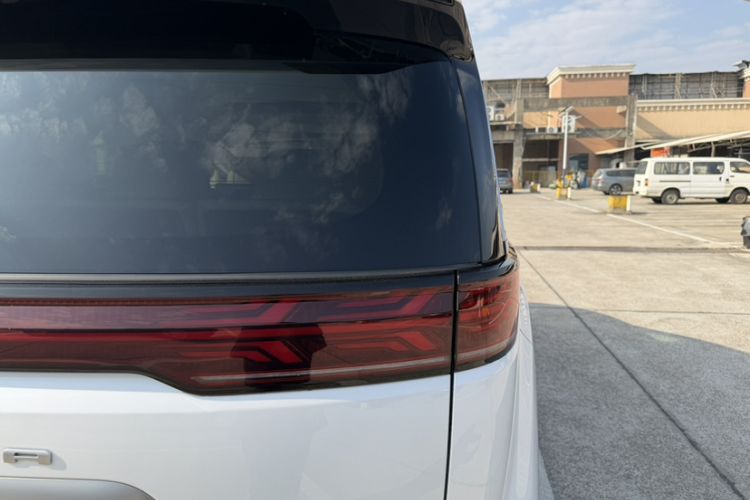 Used Denza D9 2022 DM-i 970 Four-Wheel Drive Prestige Model
