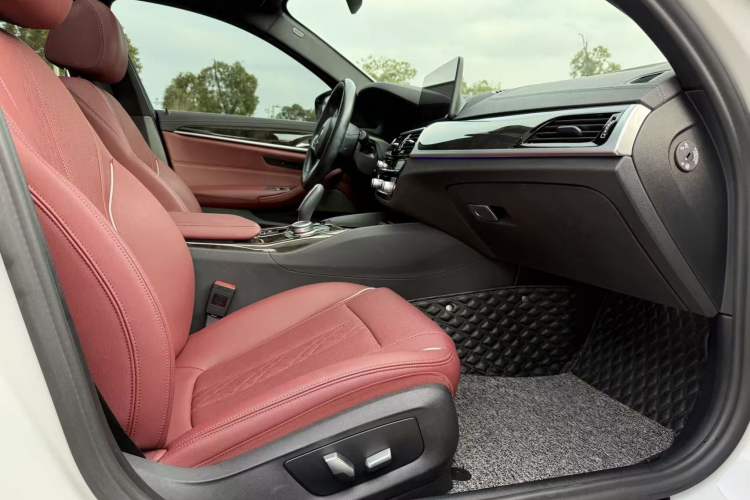 Used BMW 5 Series 2022 Restyled 525Li M Sport Package
