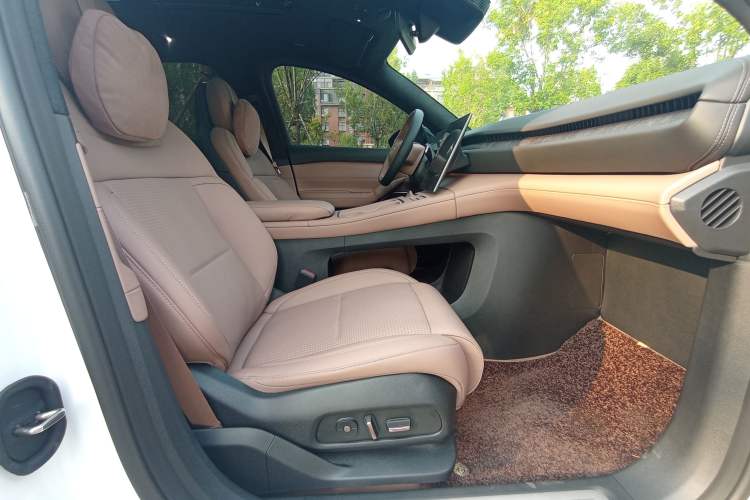 Used Nio ES6 2024 75 kWh
