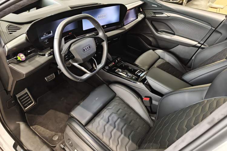 Used Audi Q6L e-tron 2026 First Launch Navigation Edition
