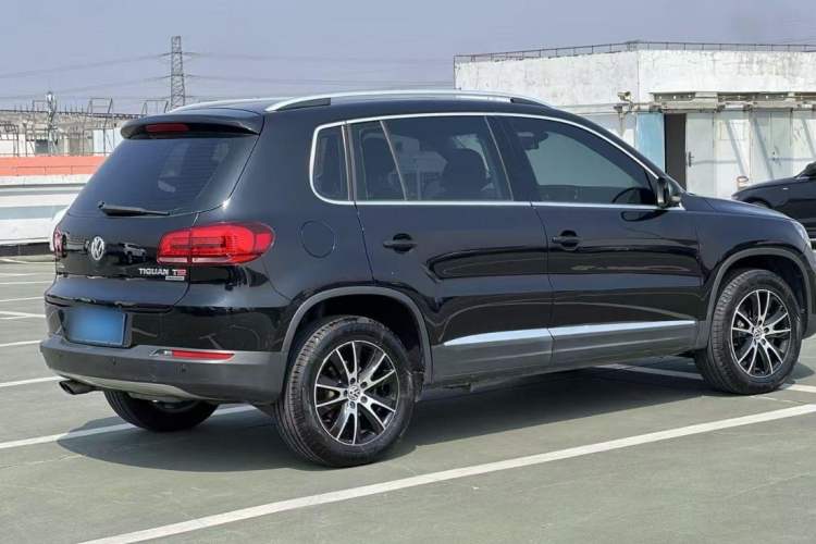 Used Volkswagen Tiguan 2015 1.8TSI Automatic All-Wheel-Drive Luxury Model
