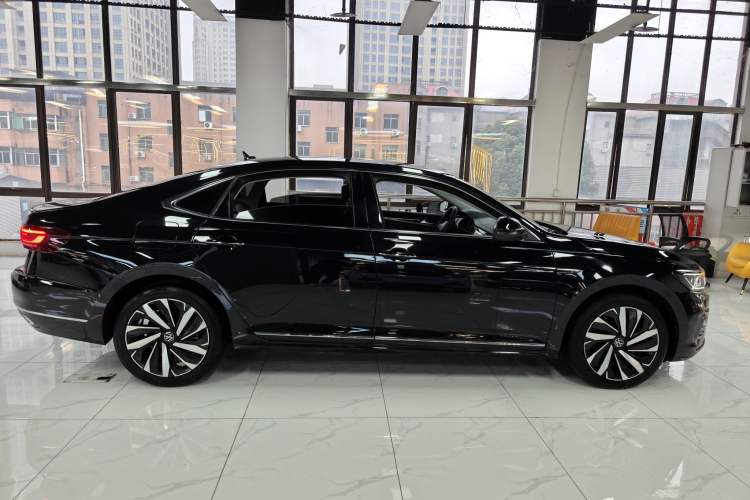 Used Volkswagen Passat 2023 330TSI Luxury Edition
