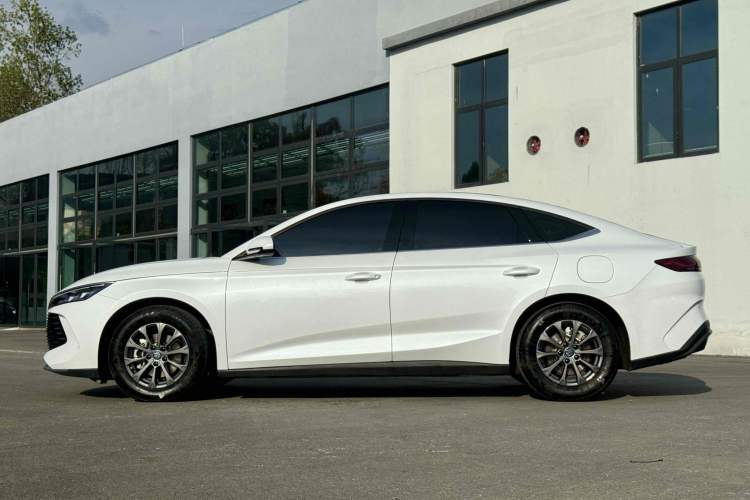 Used BYD Qin L 2024 DM-i 80KM Leading Model
