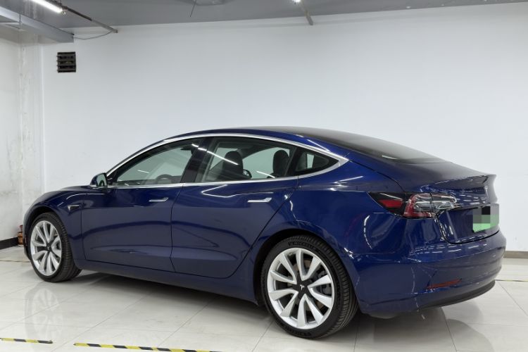 Used Tesla Model 3 2019 Long-Range All-Wheel-Drive Version
