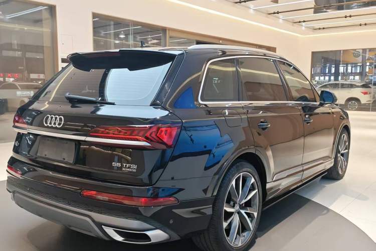 Used Audi Q7 2020 55 TFSI quattro S line sports model
