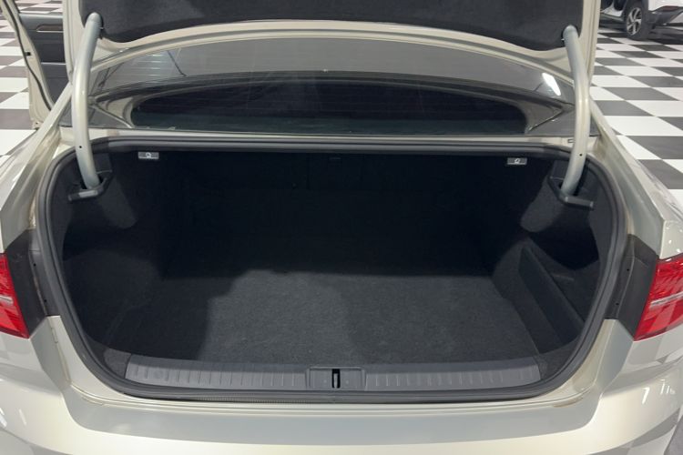 Used Volkswagen Magotan 2018 330TSI DSG Luxury Model
