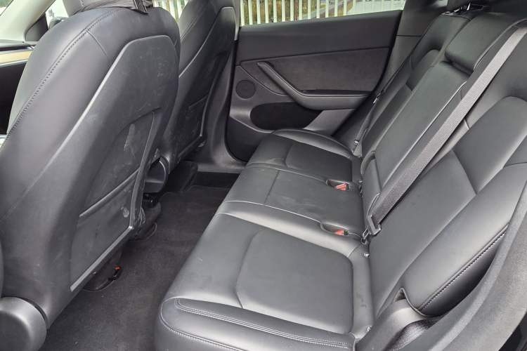 Used Tesla Model Y 2021 Long-Range All-Wheel-Drive Version 3D7
