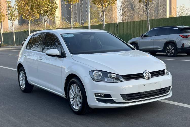 Used Volkswagen Golf 2016 1.6L Automatic Fashion Model
