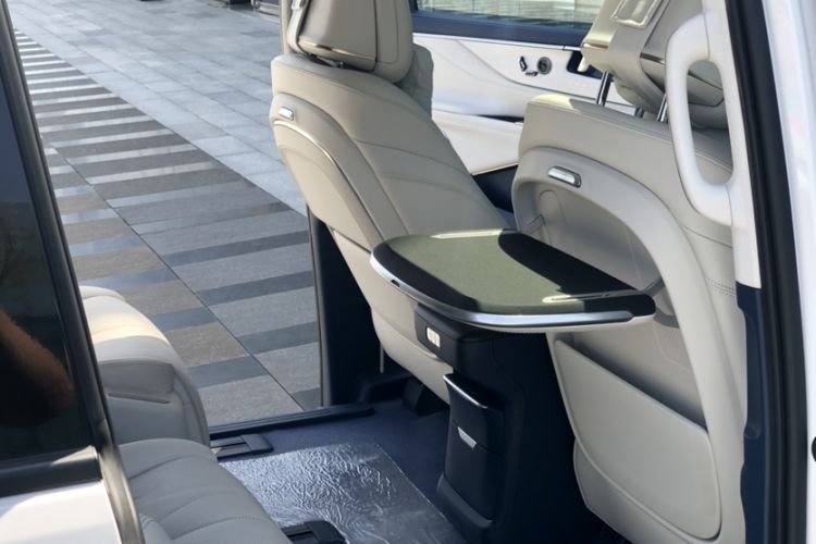 Used Buick GL8 New Energy 2024 Lu Zun Luxury Edition 7-Seater
