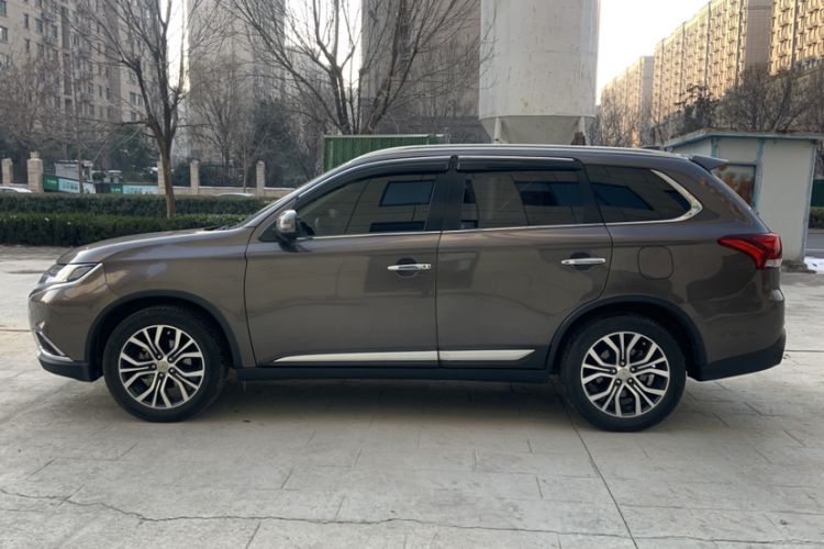 Used Mitsubishi Outlander 2018 2.4L 4x4 Elite Edition 5 Seats