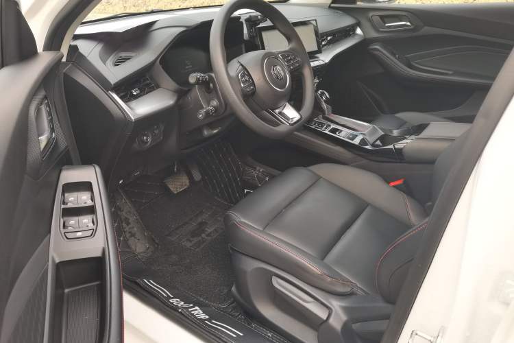 Used MG 5 2021 180 DVVT CVT Youth Luxury Edition
