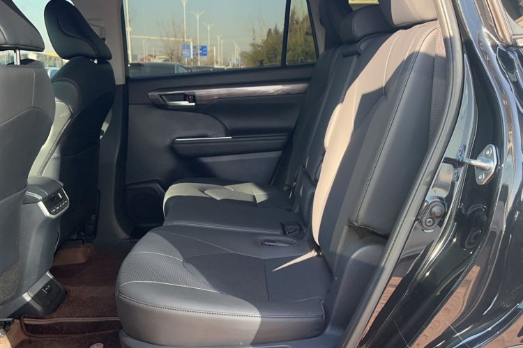 Used Toyota Highlander 2024 2.5L Smart Electric Hybrid Dual-Engine Four-Wheel Drive Prestige Version – 7 Seats