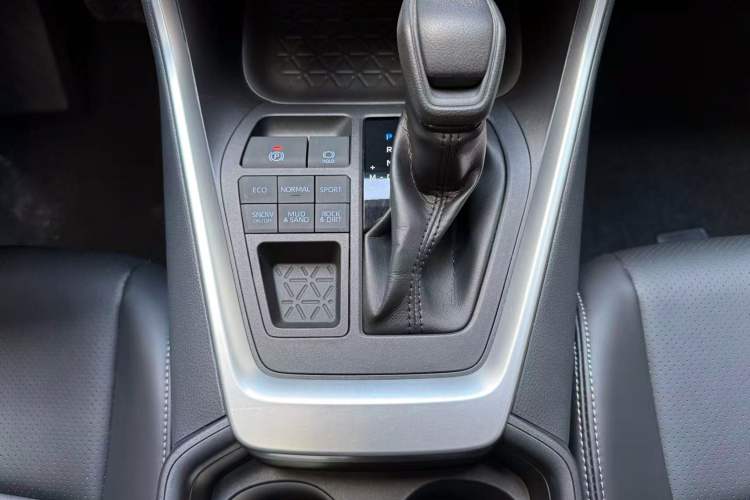 Used Toyota RAV4 2020 2.0L CVT 4x4 Trend Edition
