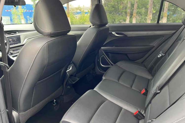 Used Geely Auto Emgrand 2021 UP 1.5L Manual Luxury Model
