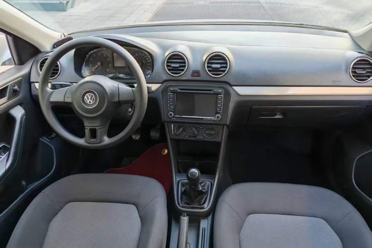 Used Volkswagen Jetta 2015 Value Edition 1.6L Manual Fashionable Style