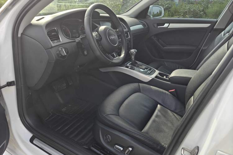 Used Audi A4L 2013 35 TFSI Automatic Standard Model
