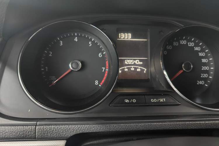 Used Volkswagen Lavida 2015 1.6L Automatic Comfort Edition
