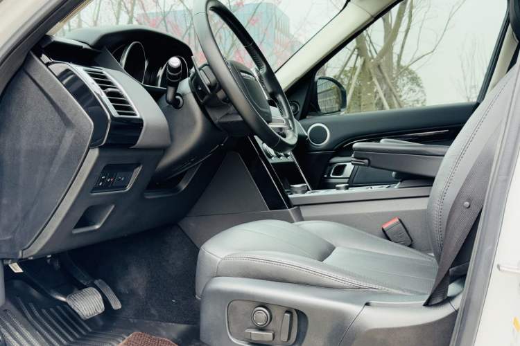 Used Land Rover Discovery 2018 3.0 SC V6 SE