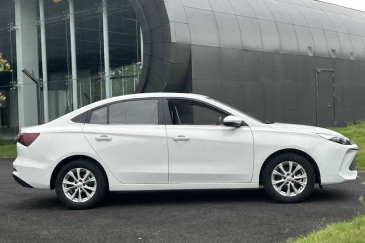 Used Roewe i5 2023 1.5L CVT Luxury Edition
