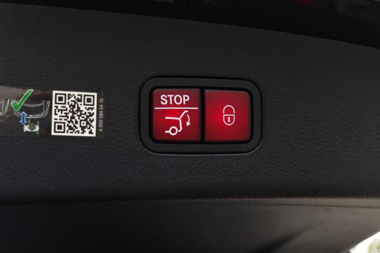 Used Mercedes-Benz GLC 2023 GLC 300 L 4MATIC Dynamic 7-Seater
