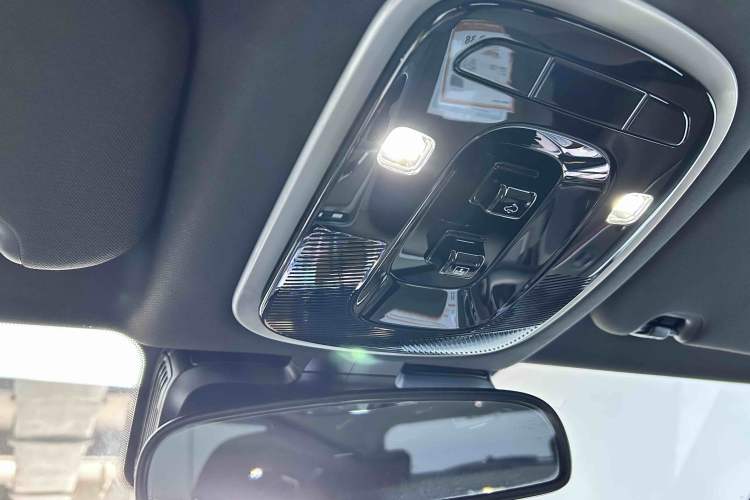 Used Chery Tiggo 8 PLUS C-DM 2025 1.5T 116 km Prestige Version 5 Seats
