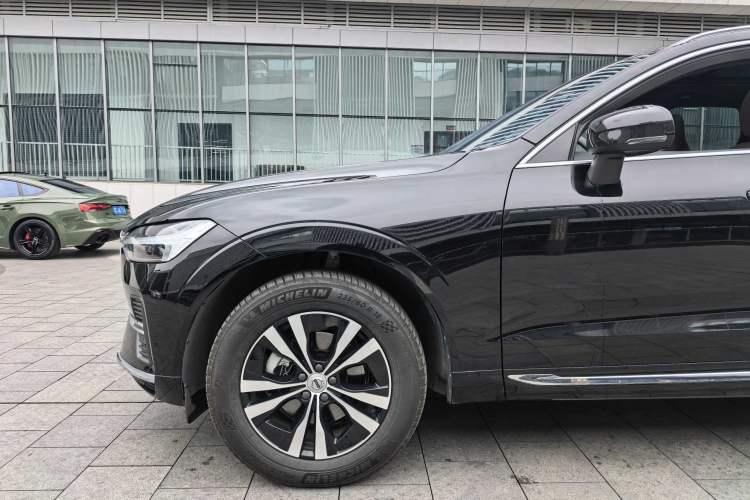 Used Volvo XC60 2025 B5 4x4 Smart Luxury Edition