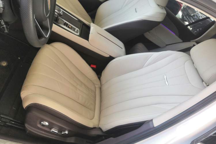 Used Hongqi H5 2023 2.0T Automatic Smart Connect Flagship Edition
