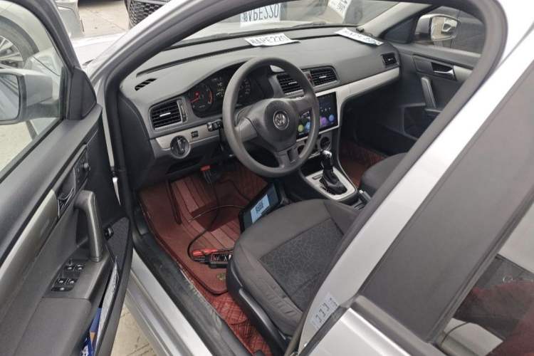 Used Volkswagen Lavida 2013 Revised Classic 1.6L Automatic Fashion Edition