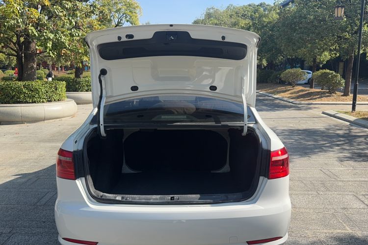 Used Volkswagen Lavida 2017 1.6L Automatic Comfort Edition
