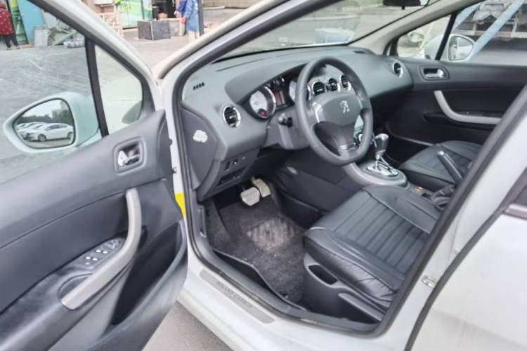 Used Peugeot 408 2013 2.0L Automatic Luxury Edition
