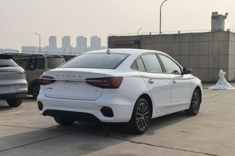 Used Roewe i5 2021 1.5L Manual Platinum Edition
