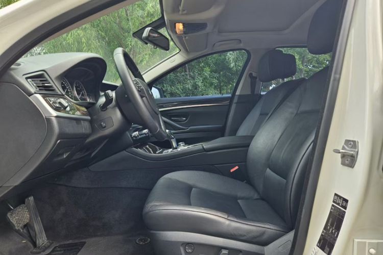 Used BMW 5 Series 2013 525Li Leading Model
