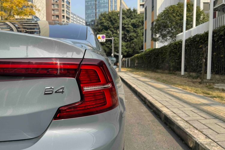 Used Volvo S60 2023 B4 Zhiyuan Luxury Edition