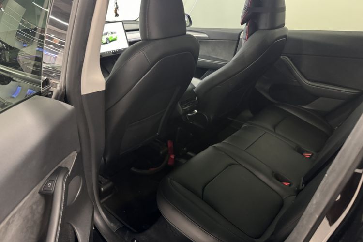 Used Tesla Model Y 2023 Long-Range All-Wheel-Drive Version