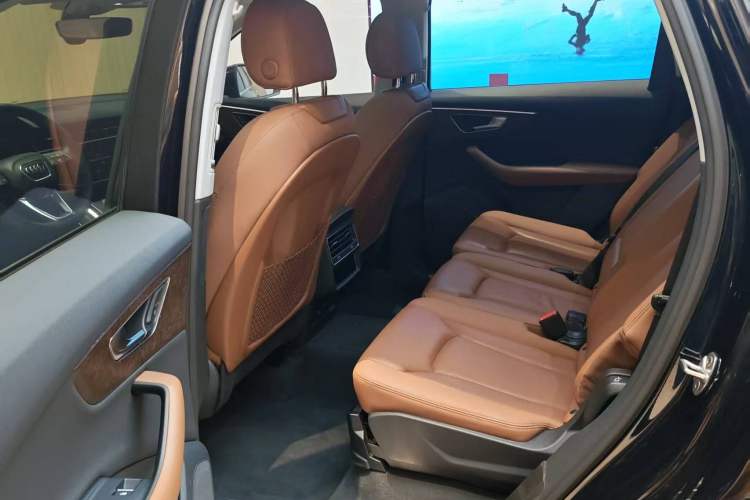 Used Audi Q7 2020 55 TFSI quattro S line sports model
