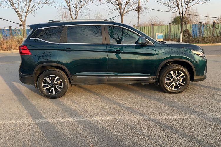 Used FORTHING T5 2023 Grand Edition 1.6L Manual Dream Version Five Seats
