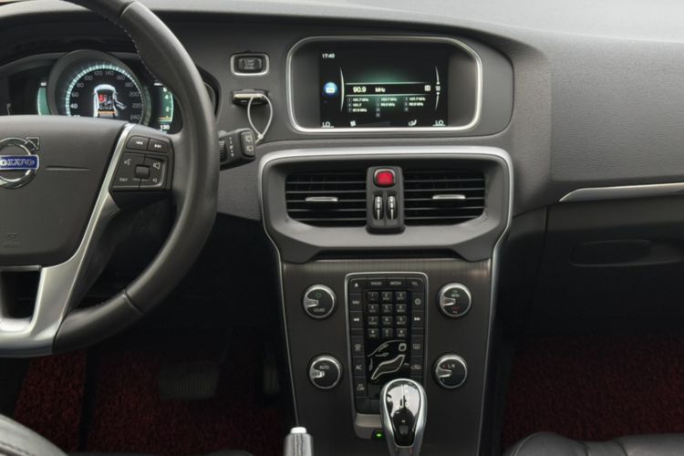 Used Volvo V40 2016 T3 Zhiyi Edition
