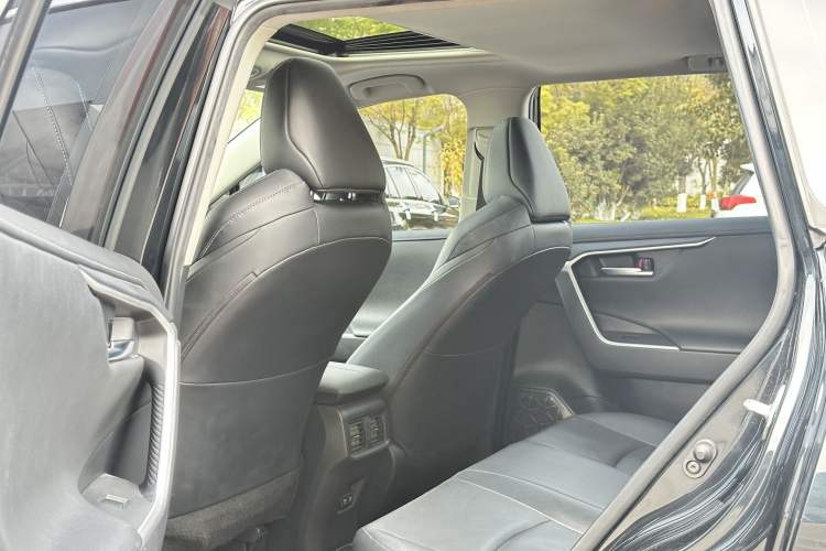 Used Toyota Wildlander 2021 Dual-Motor 2.5L E-CVT Four-Wheel Drive Luxury Edition