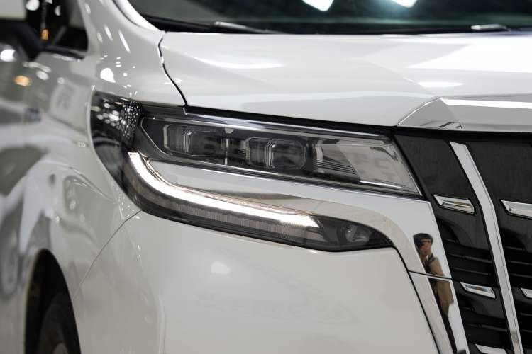 Used Toyota Alphard 2021 Dual-Engine 2.5L Luxury Edition
