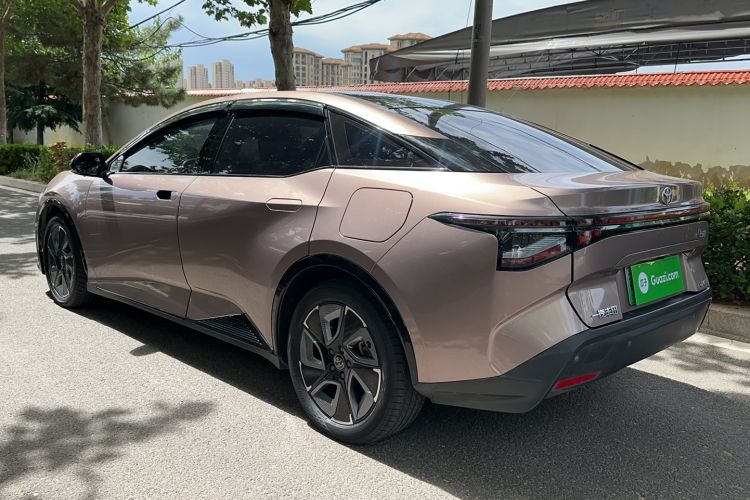 Used Toyota bZ3 2023 616 km Long-Range Premium
