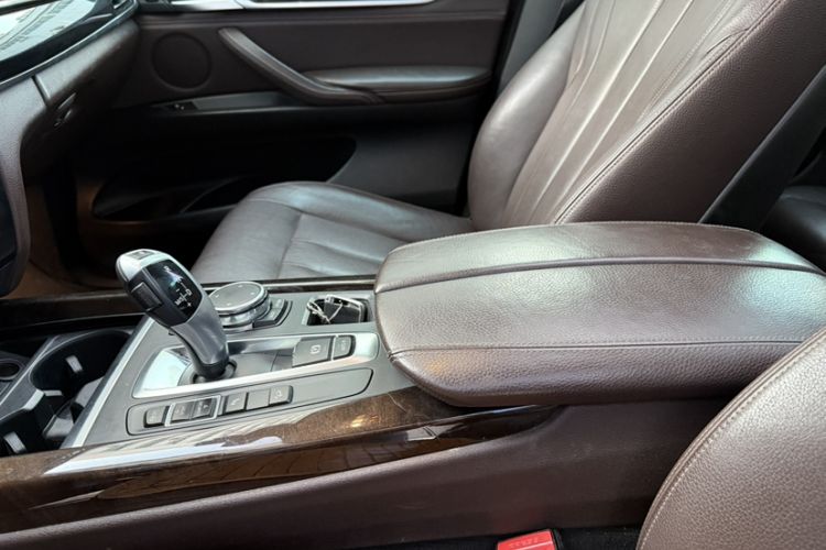 Used BMW X5 2015 xDrive28i
